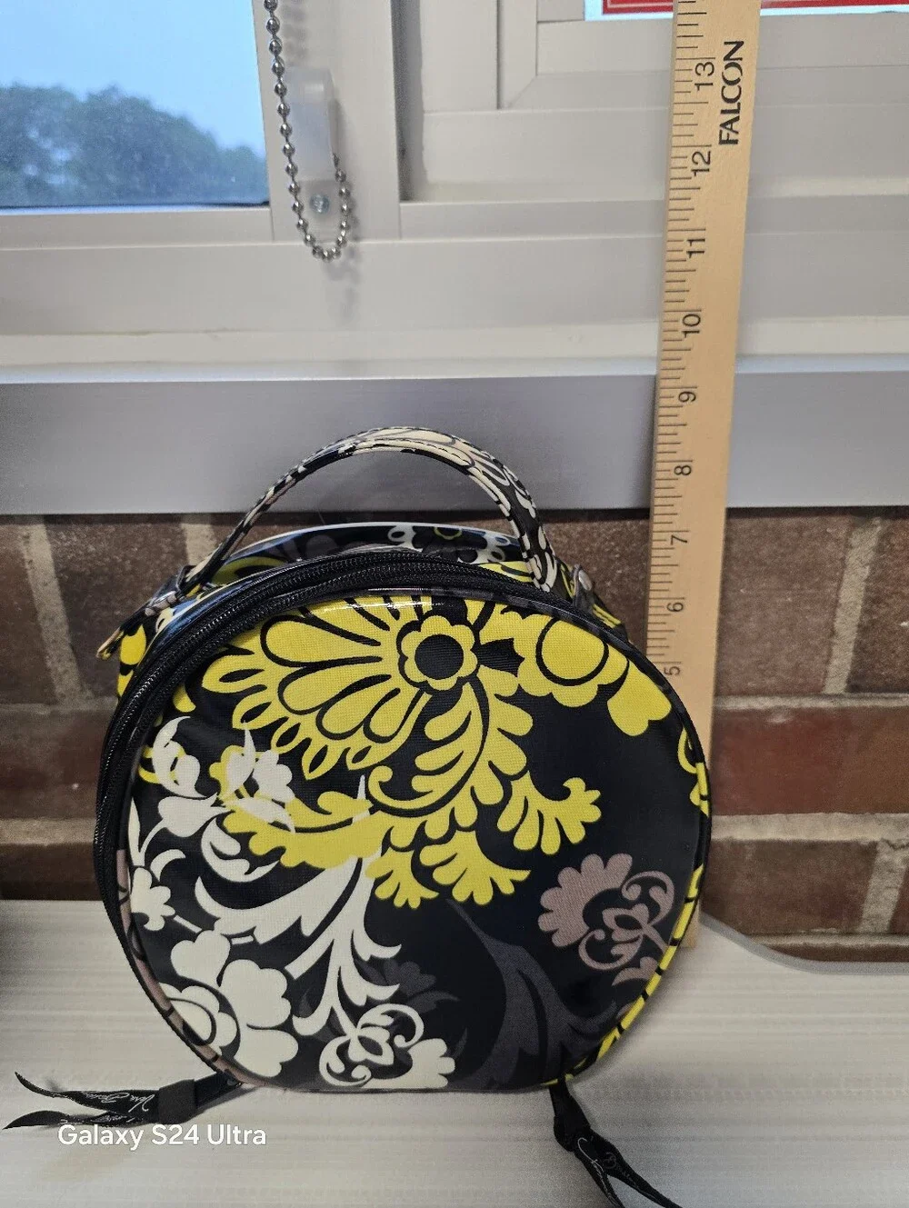 Vera Bradley Baroque Hatbox ROUND Cosmetic Travel Makeup Tote Bag VINYL